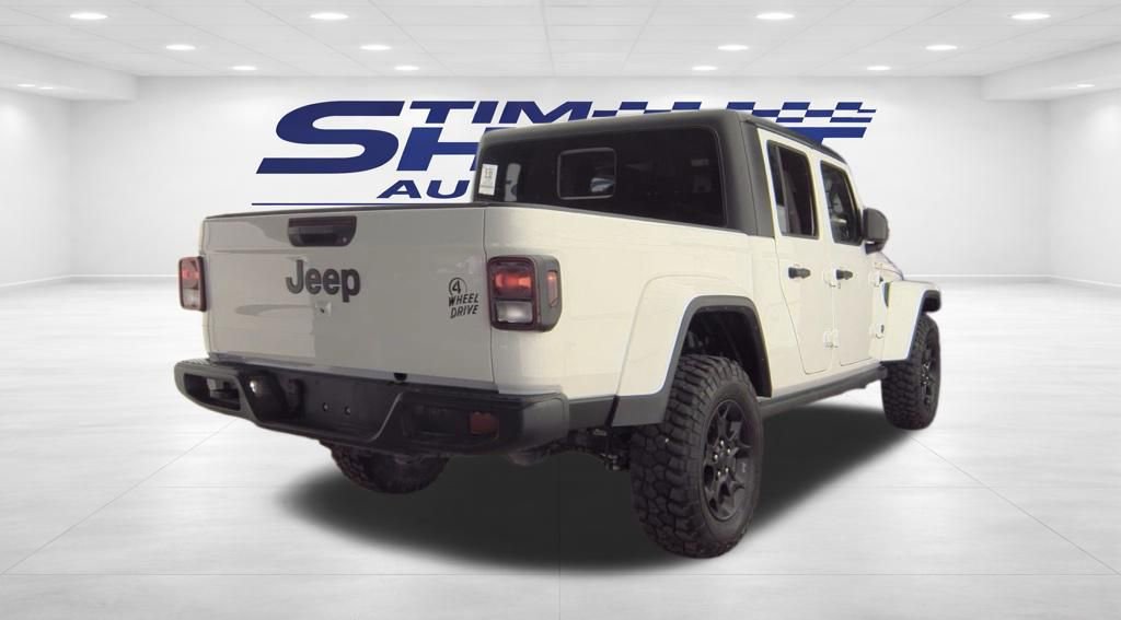 Used 2023 Jeep Gladiator Willys AWD/4WD image 6