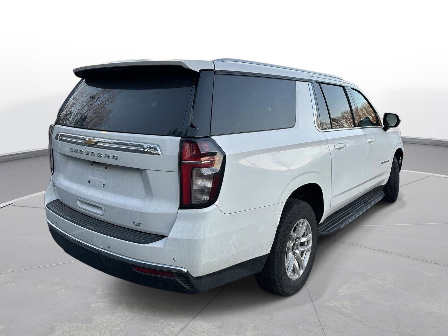 Used 2021 Chevrolet Suburban LT image 8