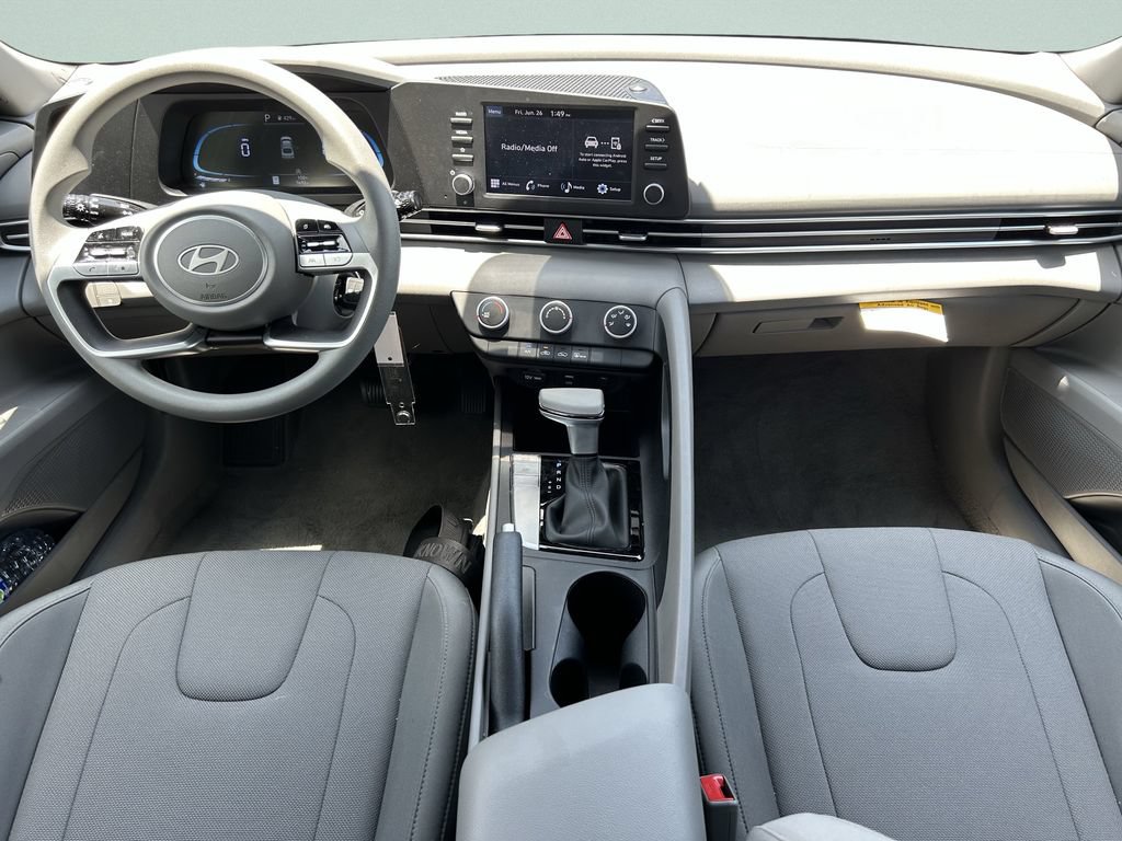 New 2025 Hyundai Elantra SE FWD image 15