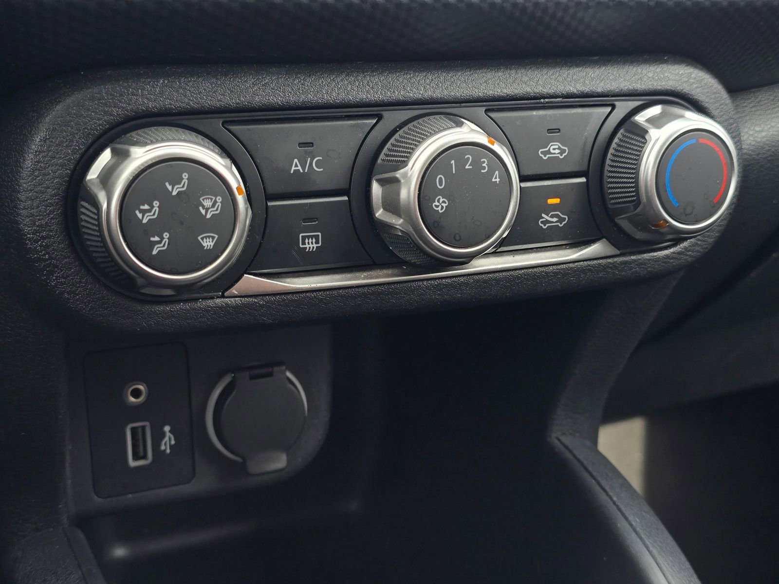 Used 2022 Nissan Kicks S FWD image 26