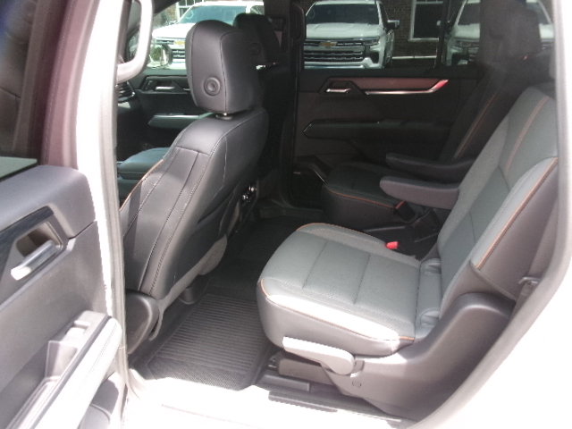 Used 2024 GMC Acadia AT4 w/ Luxury Package AWD/4WD image 17