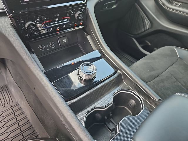 Used 2024 Jeep Grand Cherokee L Altitude image 30