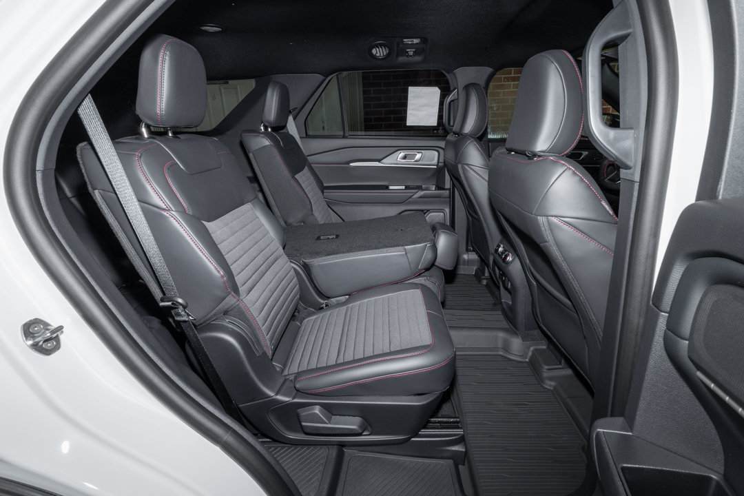 New 2026 Ford Explorer ST-Line w/ Premium Package RWD image 29