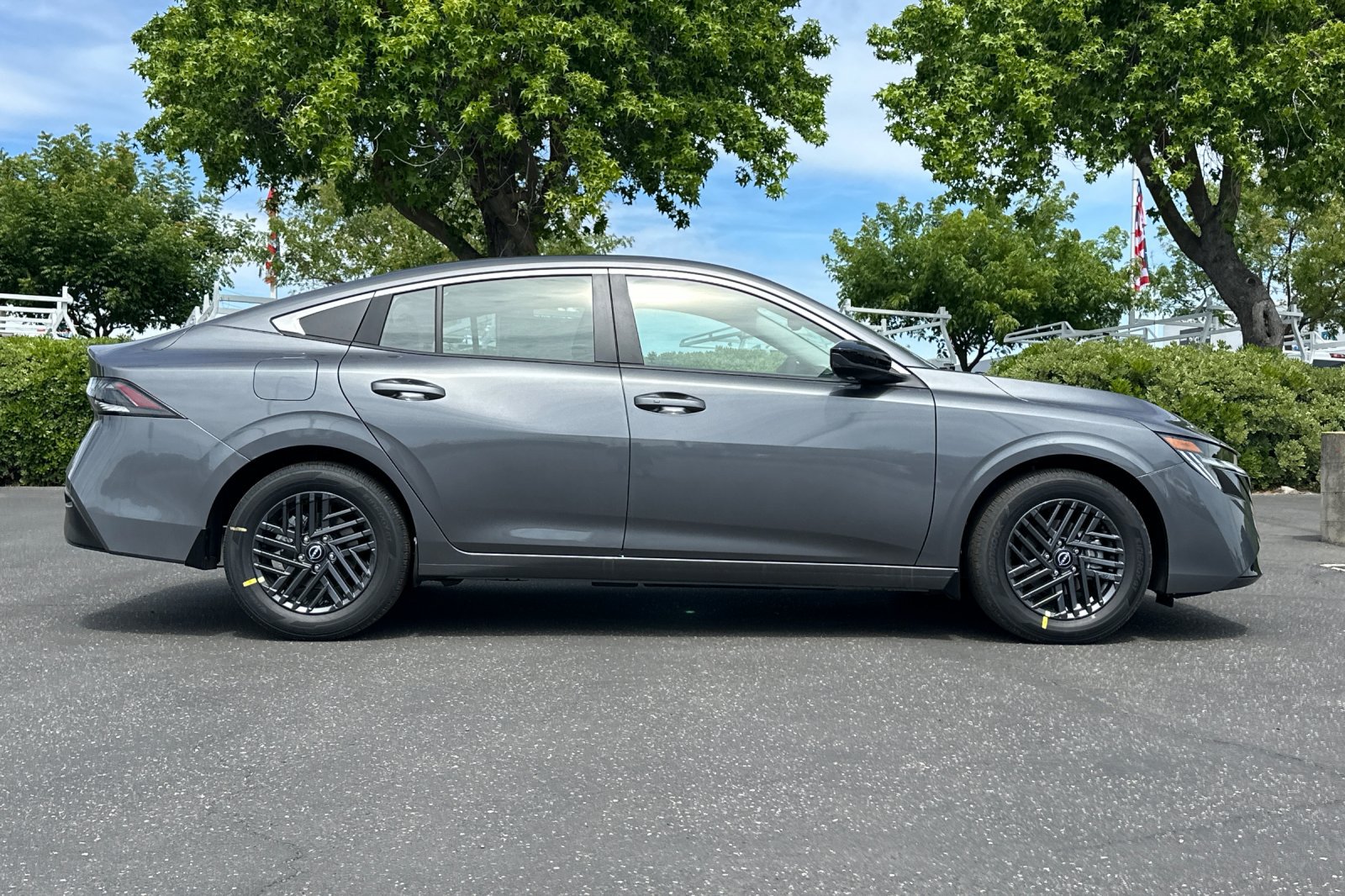 New 2026 Nissan Sentra SV w/ SV Convenience Package FWD image 3