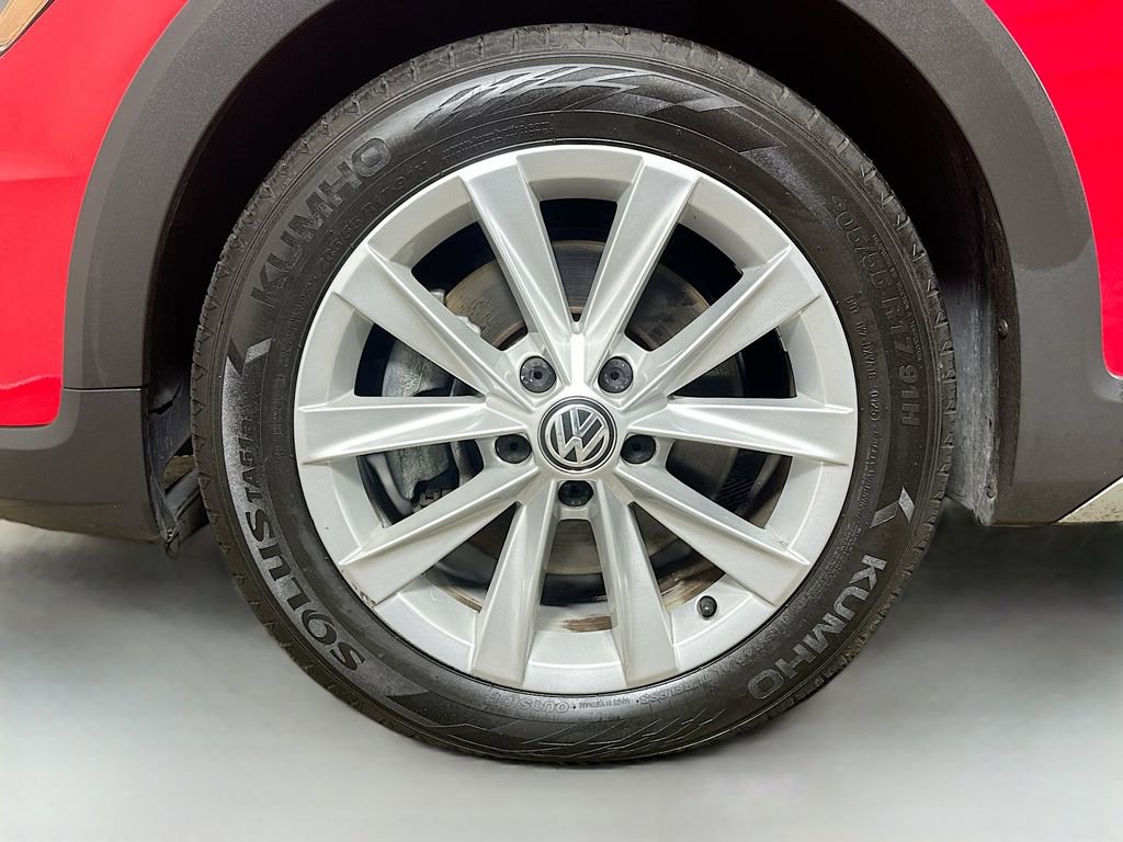 Used 2017 Volkswagen Golf Alltrack S image 34