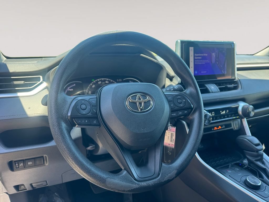 Used 2024 Toyota RAV4 LE AWD/4WD image 12