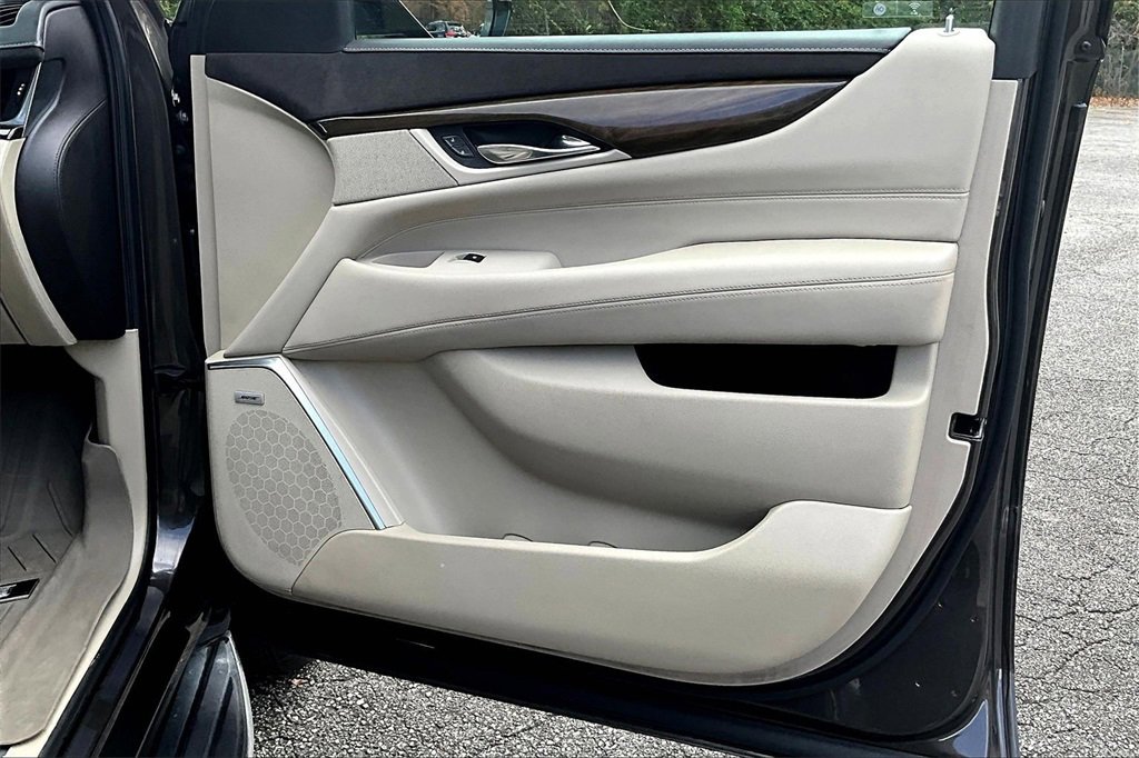 Used 2020 Cadillac Escalade Luxury image 26