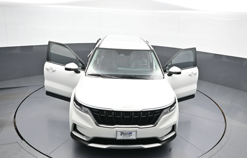 Certified 2024 Kia Carnival LX FWD image 45
