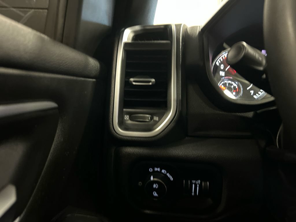 Used 2025 RAM 1500 Big Horn AWD/4WD image 19
