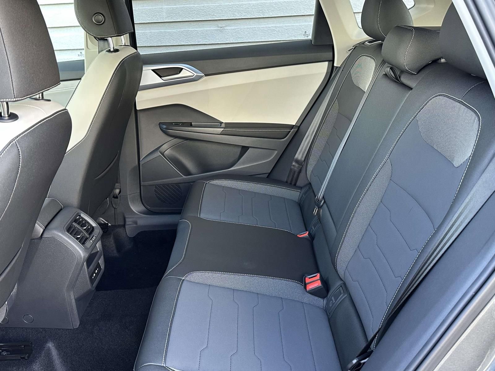 New 2026 Volkswagen Taos SE image 13