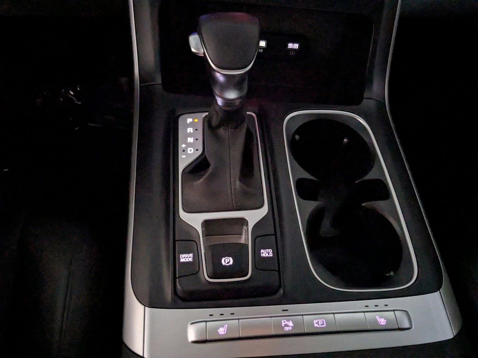 Used 2023 Kia Carnival LX FWD image 12