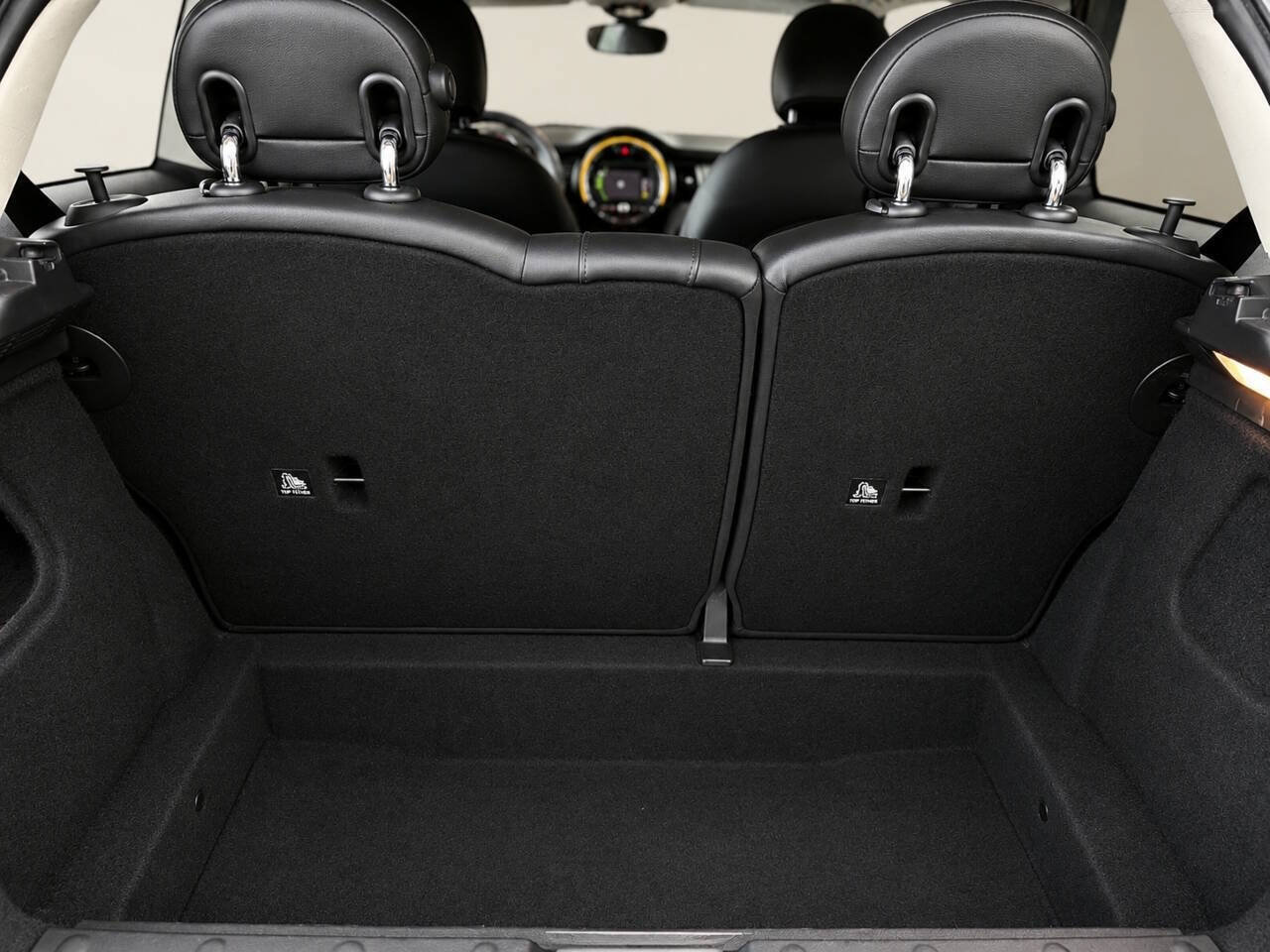 Used 2018 MINI Cooper 2-Door Hardtop FWD image 13