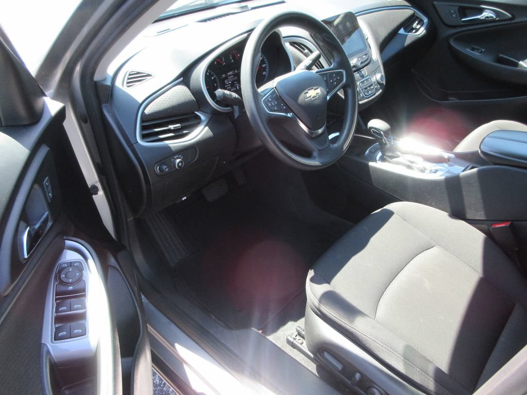 Used 2024 Chevrolet Malibu LT FWD image 11