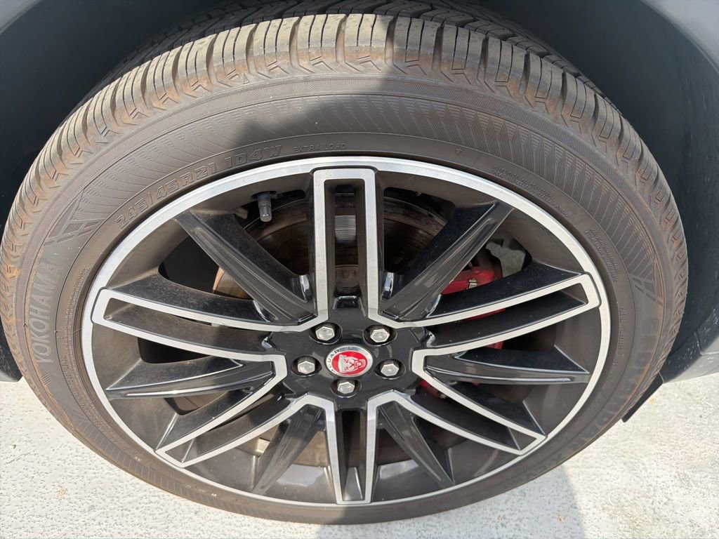 Used 2023 Jaguar E-PACE SE AWD/4WD image 3