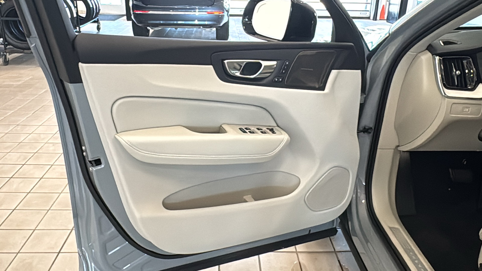 New 2026 Volvo XC60 B5 Ultra w/ Protection Package Premier AWD/4WD image 21
