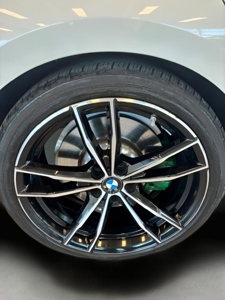 Used 2022 BMW M340i w/ Parking Assistance Package RWD image 5