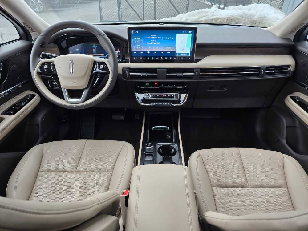 Used 2023 Lincoln Corsair Reserve w/ Equipment Group 201A image 27