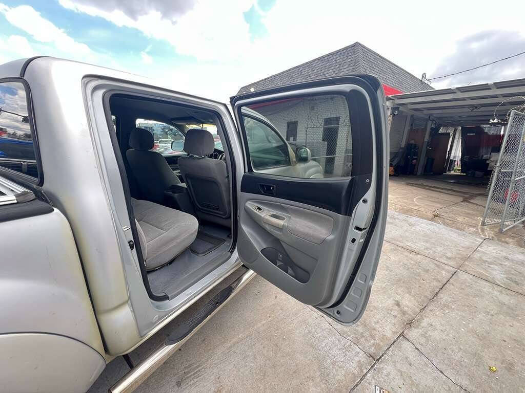 Used 2005 Toyota Tacoma PreRunner RWD image 12