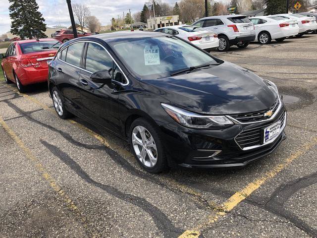 Used 2018 Chevrolet Cruze Premier FWD image 2