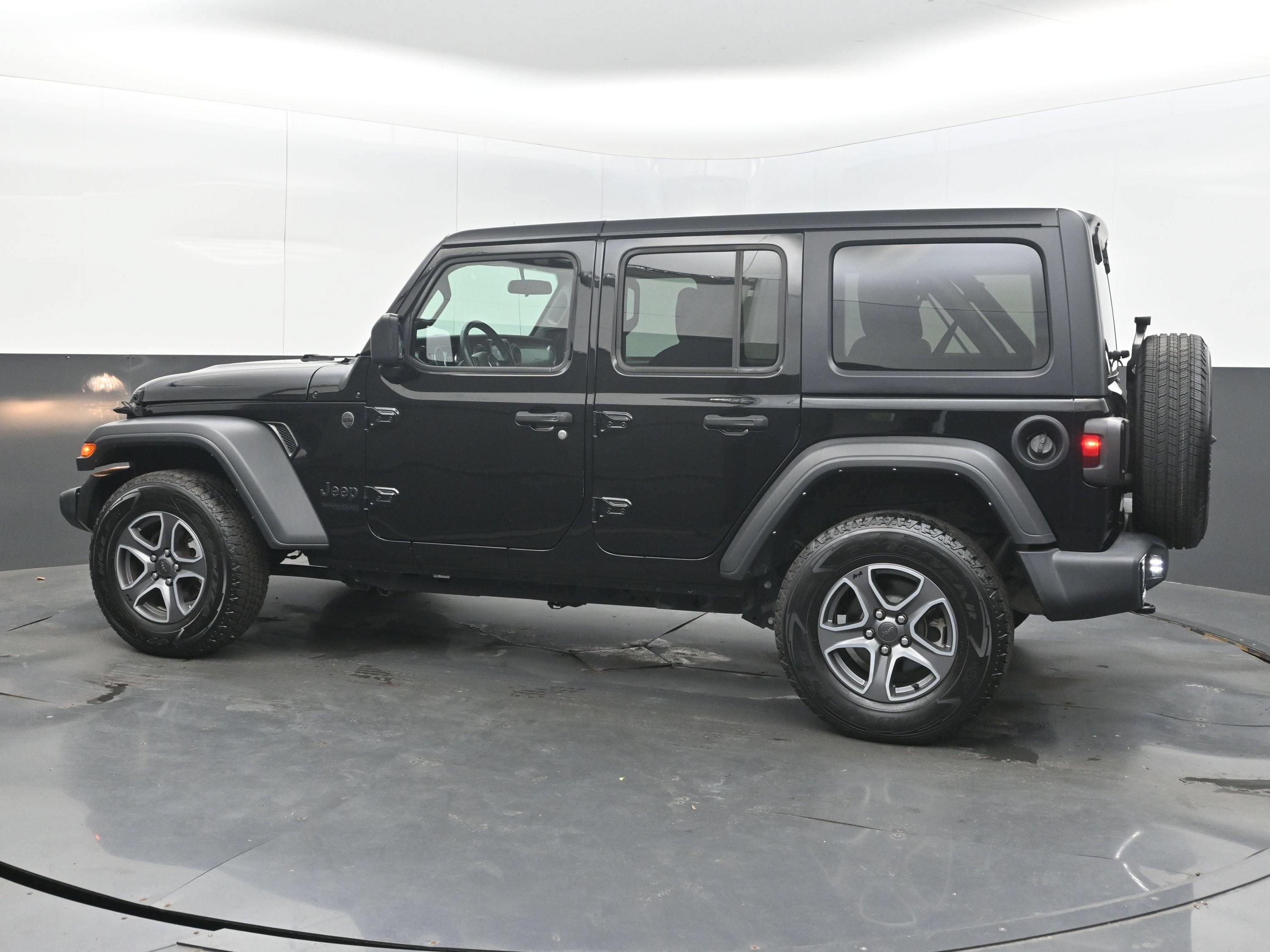 Used 2022 Jeep Wrangler Unlimited Sport AWD/4WD image 7