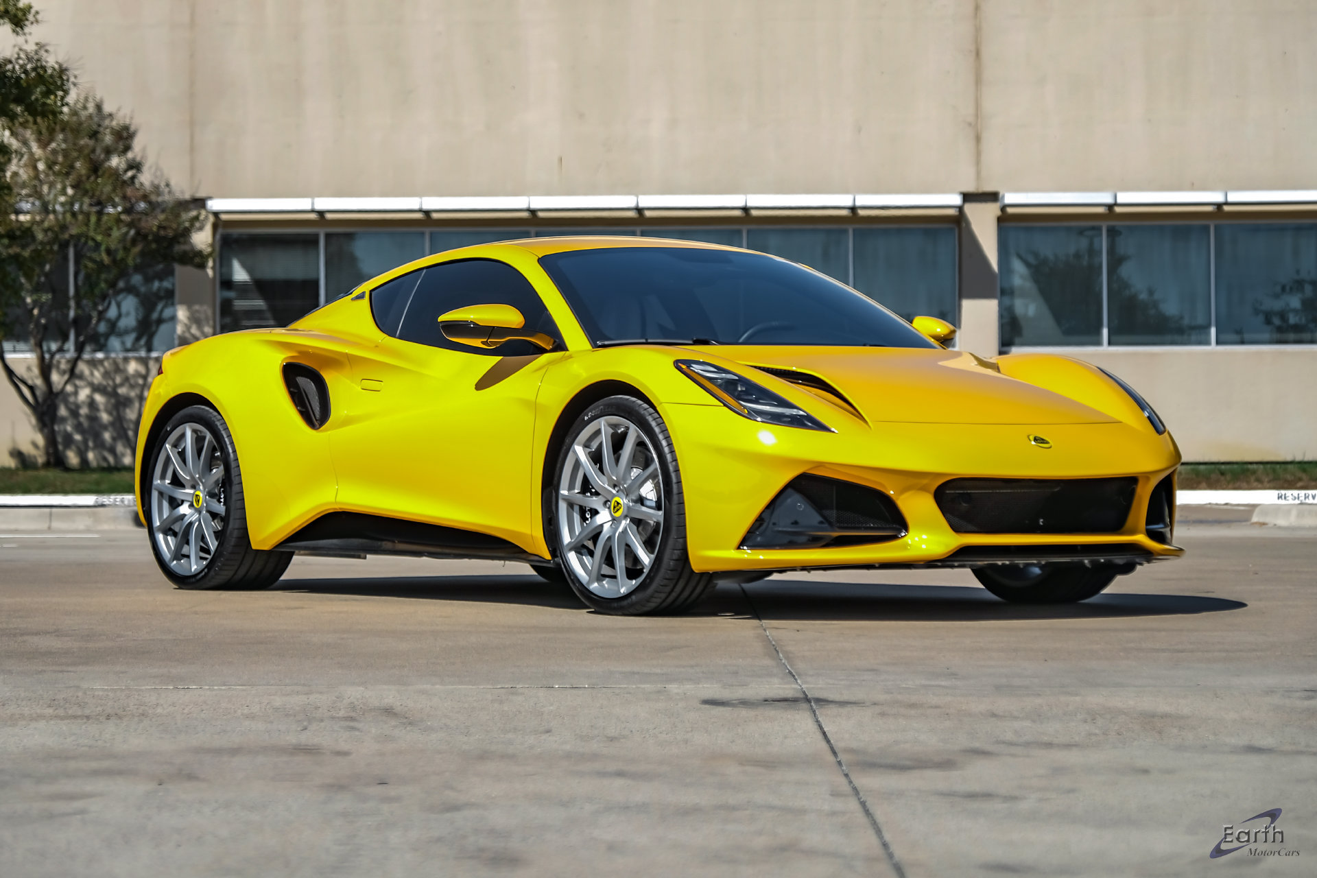 Used 2025 Lotus Emira RWD image 30