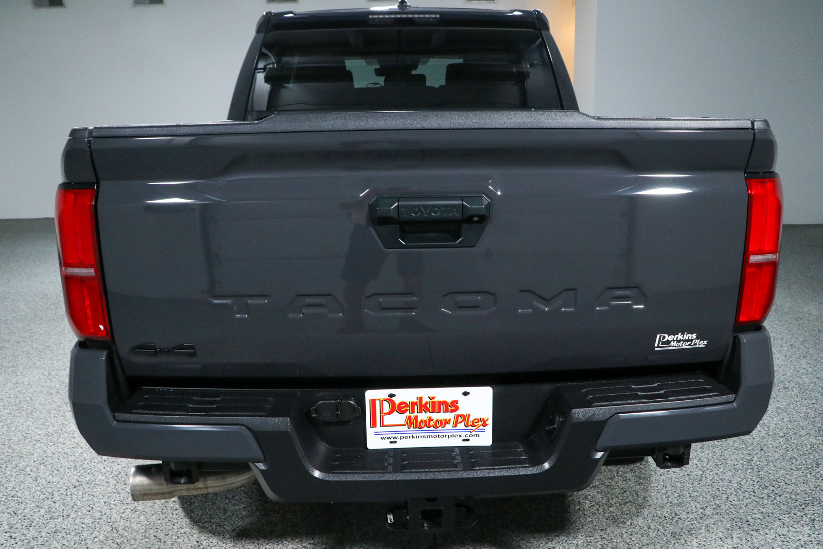 Used 2024 Toyota Tacoma TRD Off-Road AWD/4WD image 8