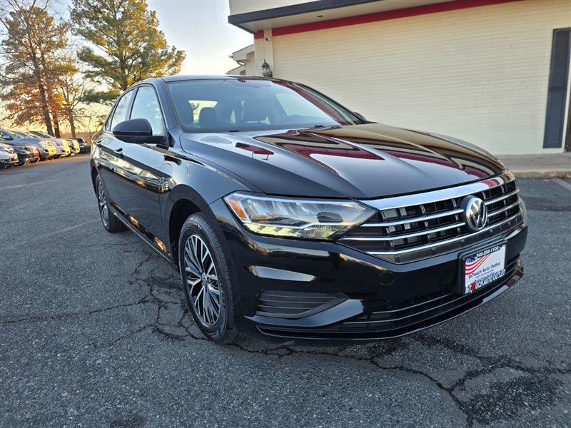 Used 2019 Volkswagen Jetta SE w/ Cold Weather Package FWD image 3