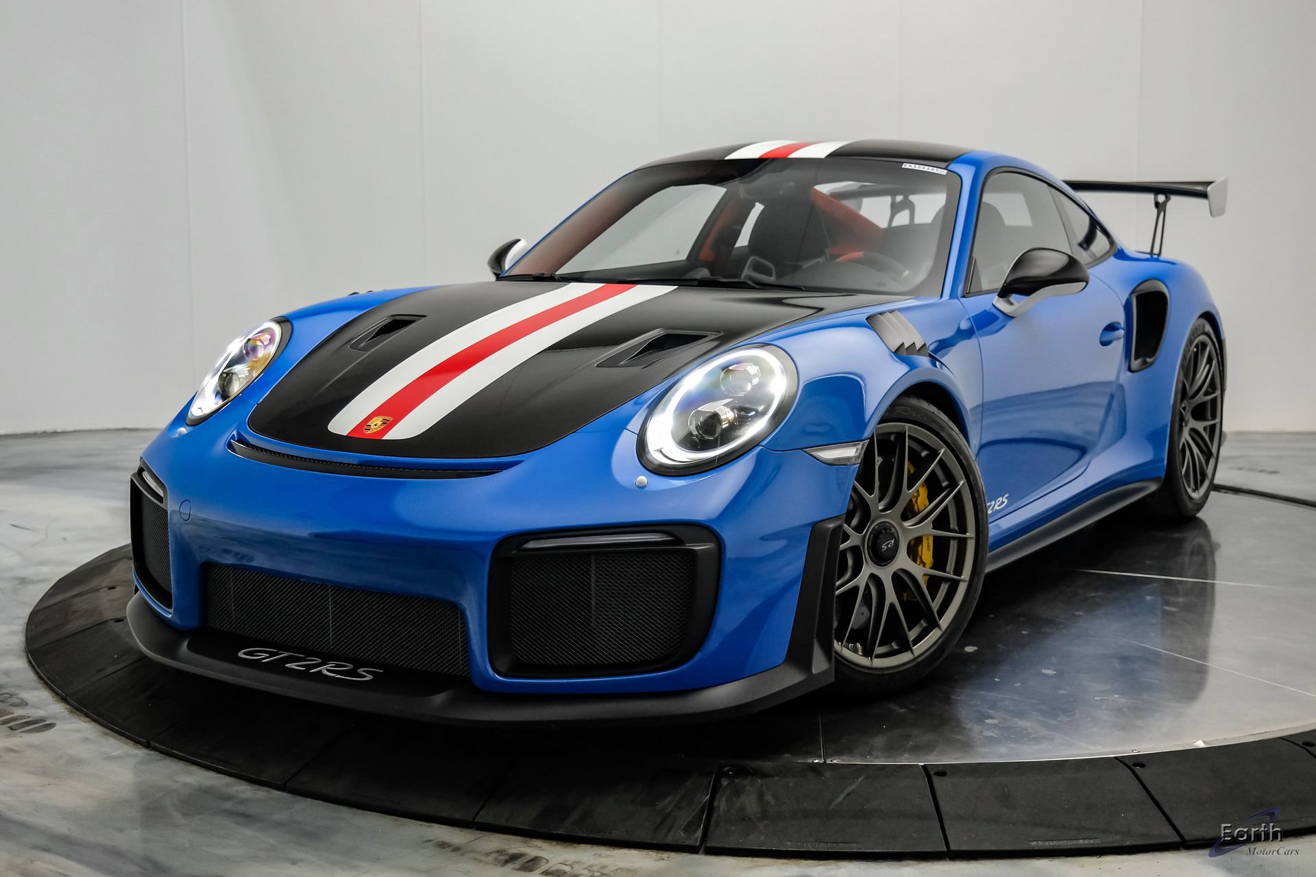 Used 2019 Porsche 911 GT2 RS RWD image 5