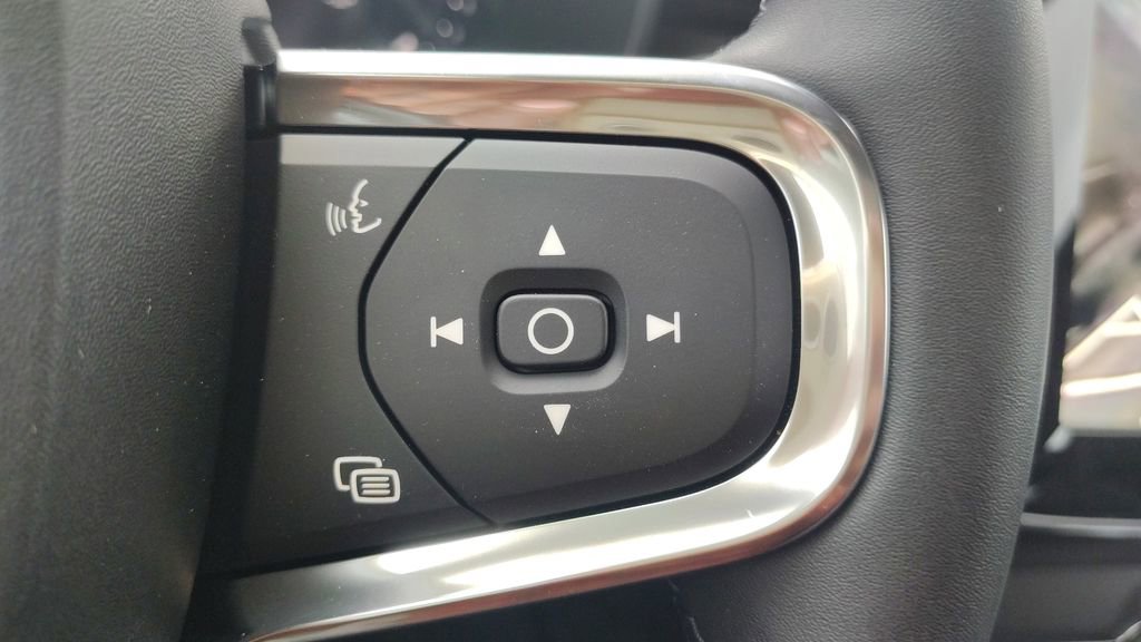 New 2026 Volvo XC40 B5 Plus w/ Climate Package image 15