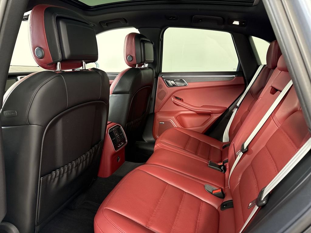 Certified 2026 Porsche Macan GTS AWD/4WD image 26