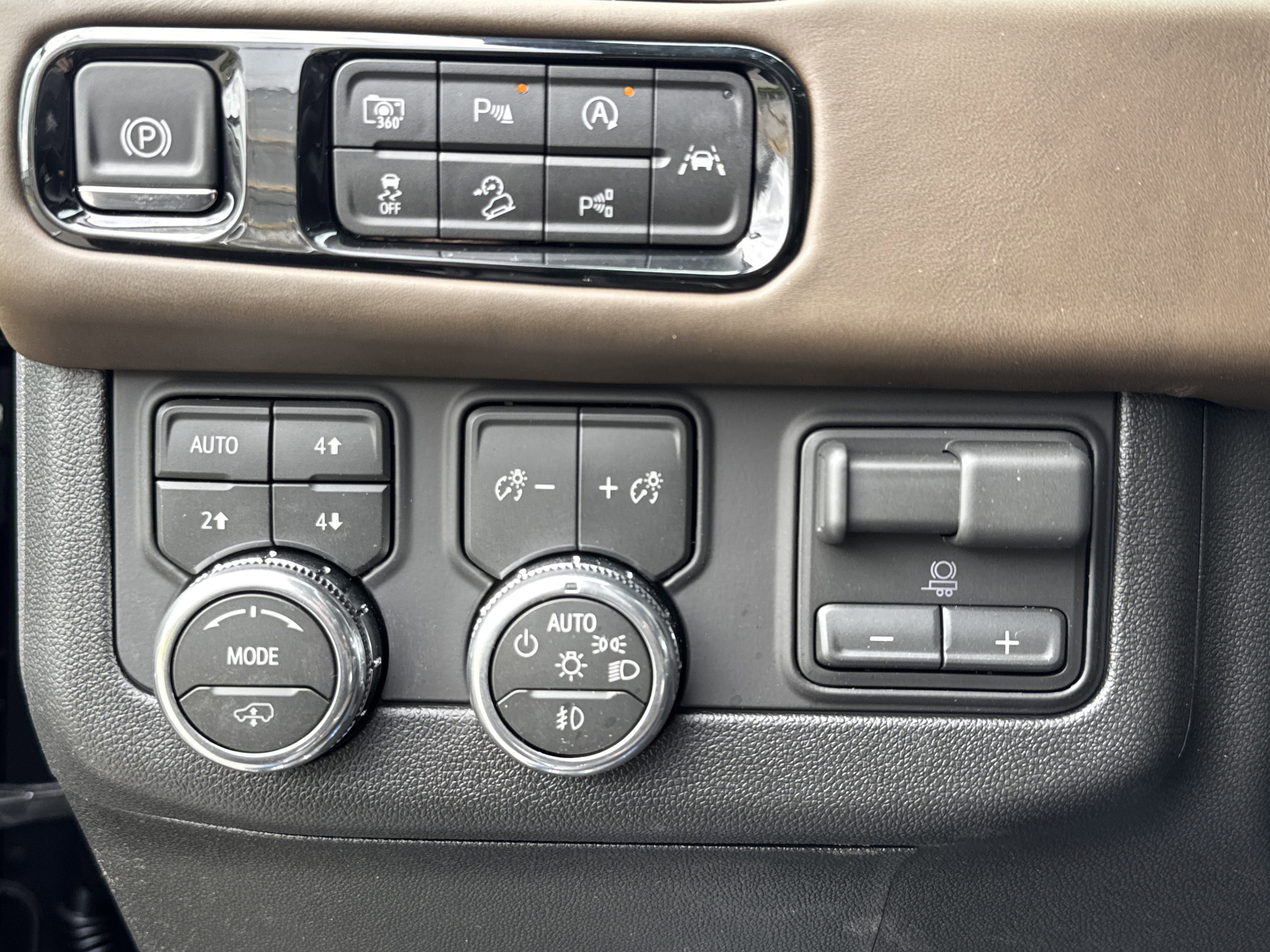 Used 2026 GMC Yukon Denali Ultimate AWD/4WD image 19