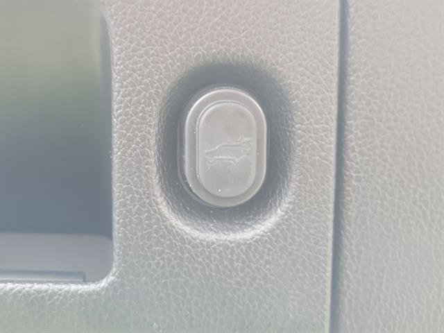 Used 2020 GMC Yukon Denali w/ Open Road Package image 13