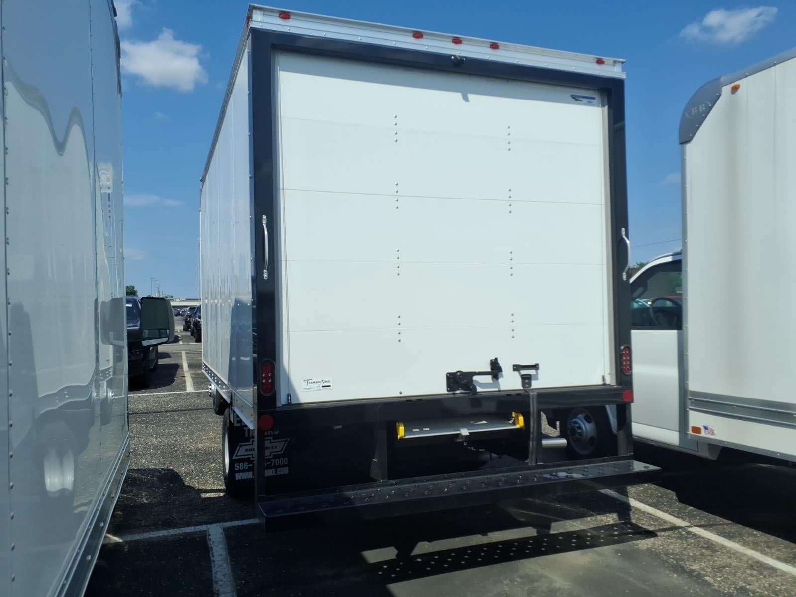 New 2026 Chevrolet Express 4500 w/ Power Convenience Package RWD image 6