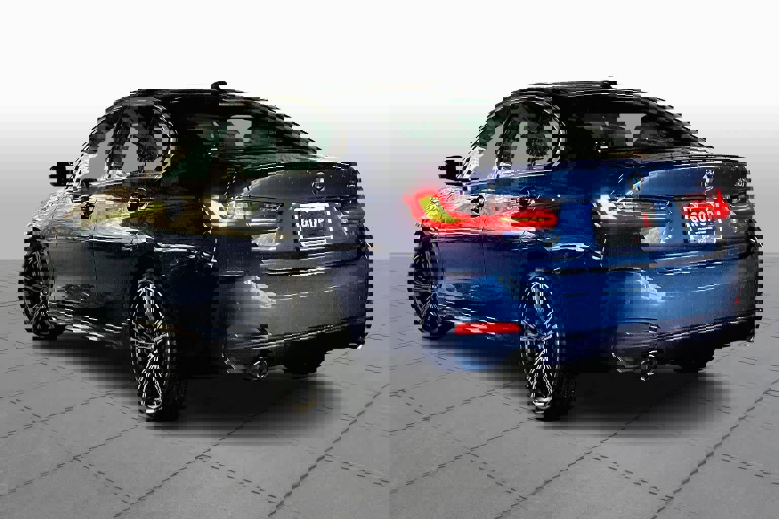 Used 2024 BMW 330i Sedan image 11