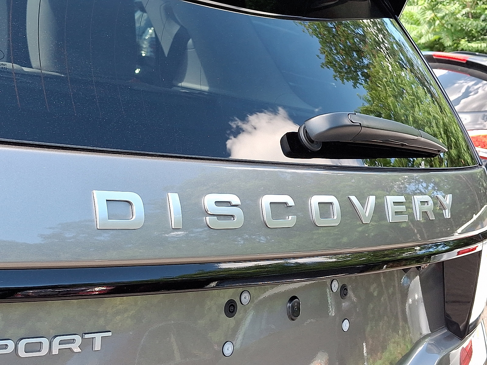 Used 2025 Land Rover Discovery Sport S image 28