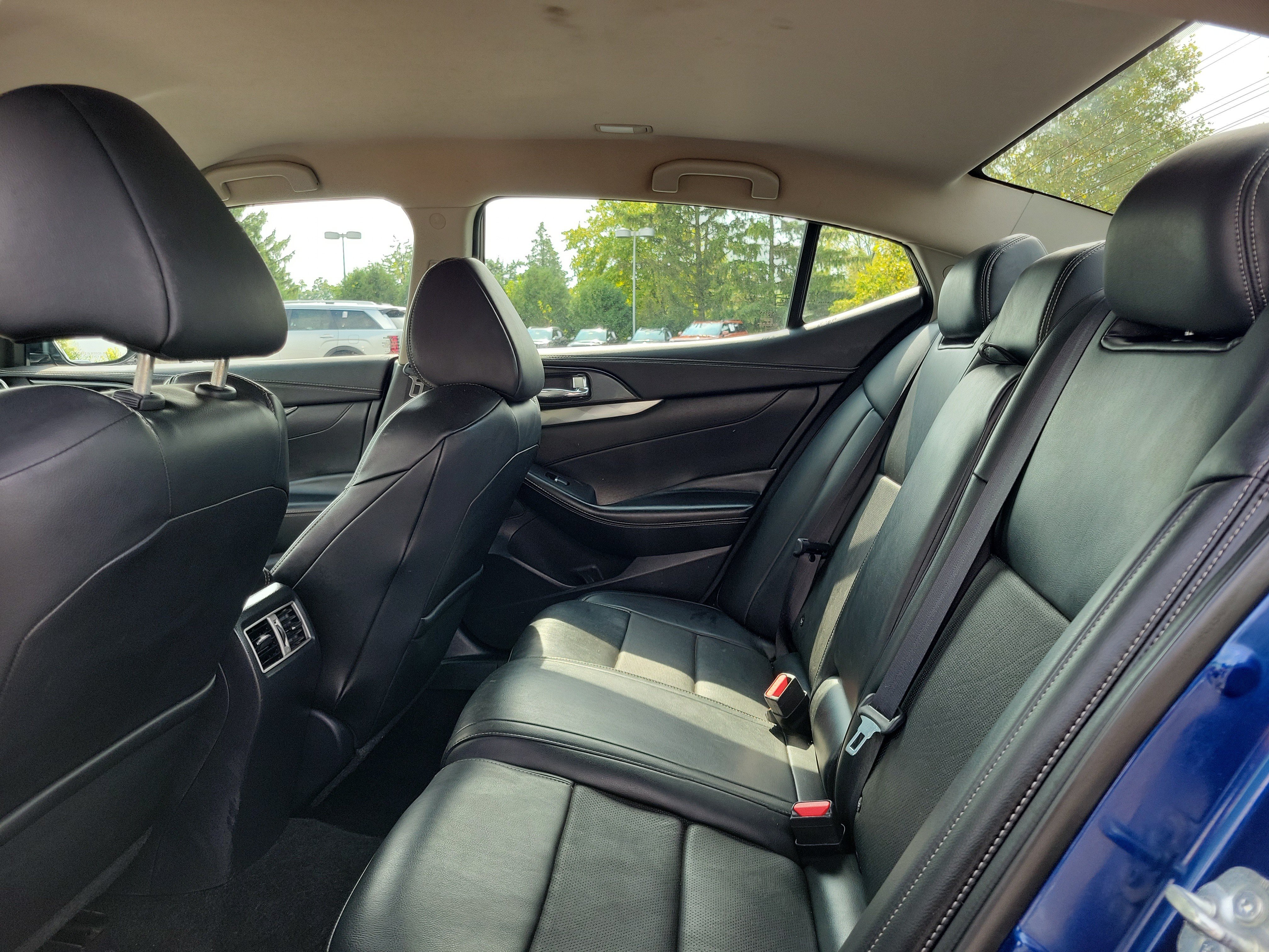 Used 2019 Nissan Maxima 3.5 SV w/ Floor Mat Group FWD image 11