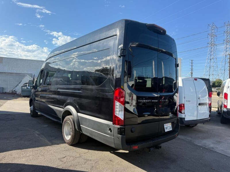 Used 2024 Ford Transit 350 XLT image 4