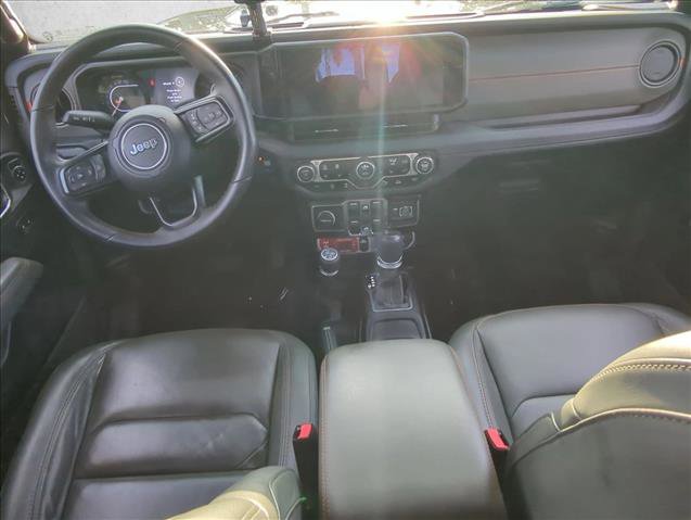 Used 2024 Jeep Gladiator Mojave AWD/4WD image 18