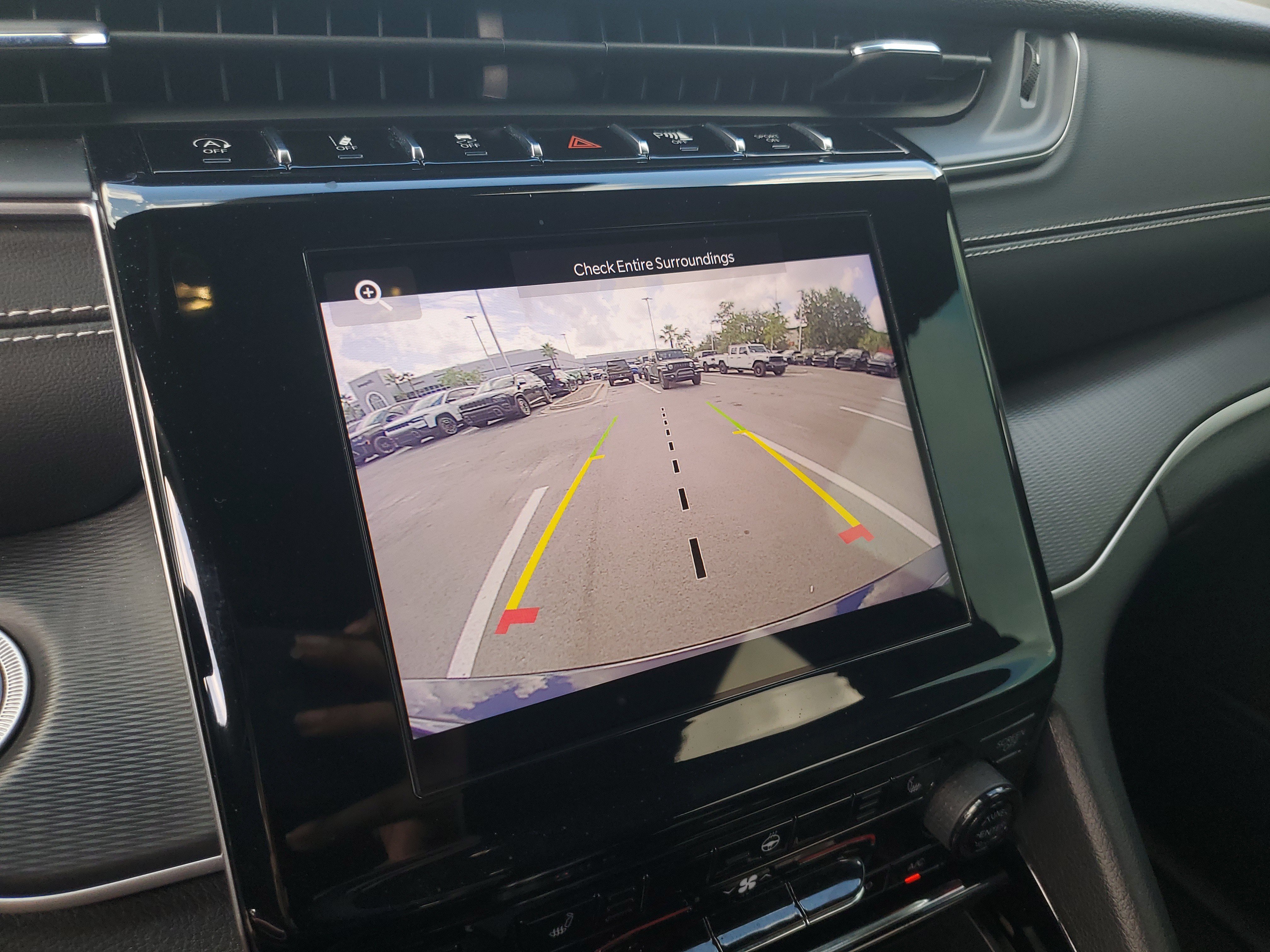 Used 2023 Jeep Grand Cherokee Altitude RWD image 21