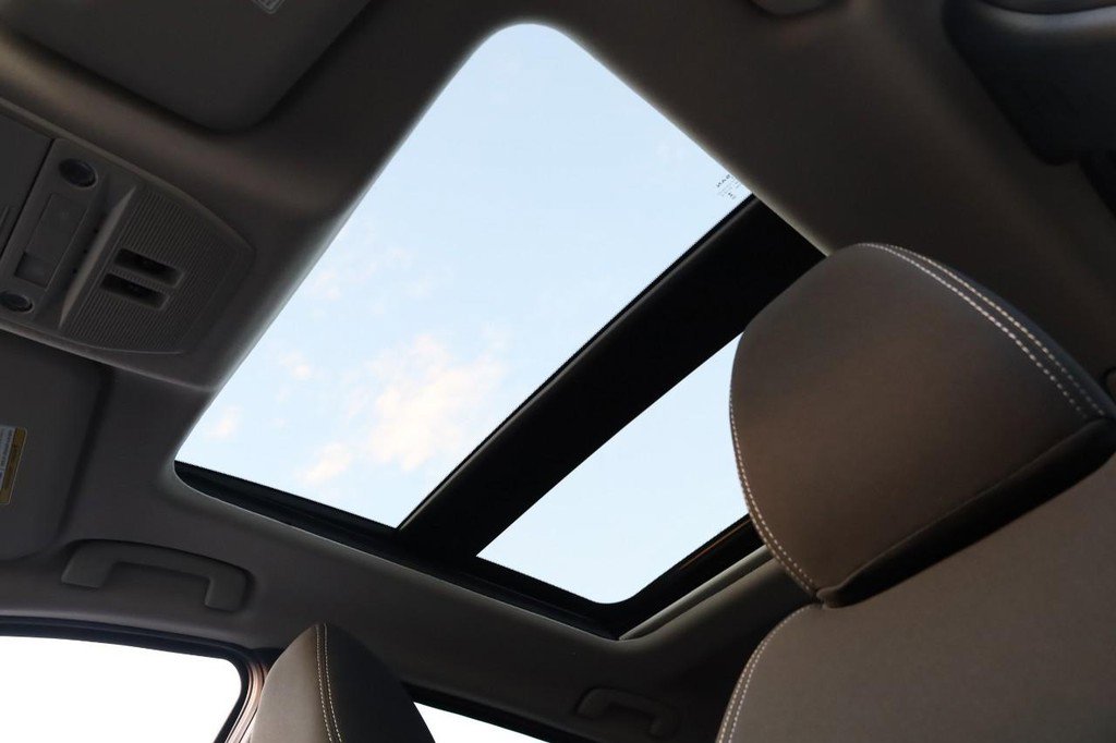 New 2026 Nissan Kicks SV w/ SV Premium Package image 8