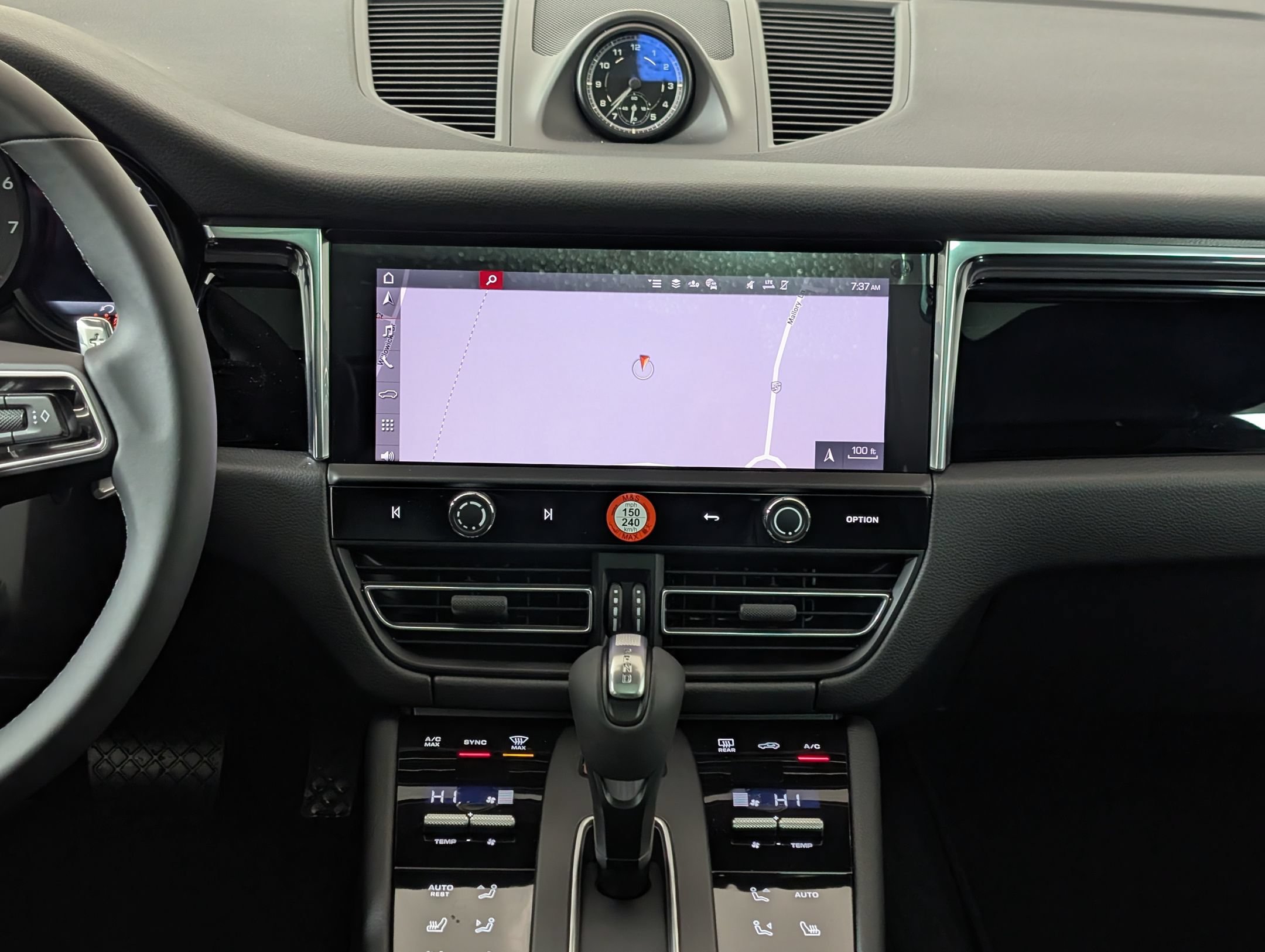 Used 2026 Porsche Macan AWD/4WD image 23