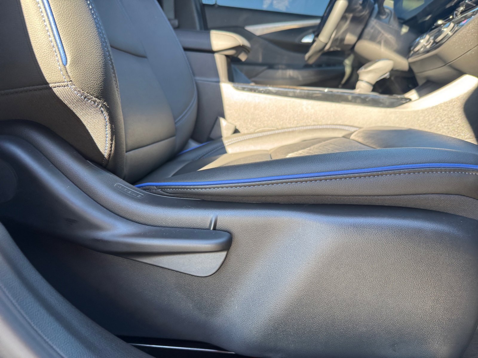 Used 2025 Buick Envista Sport Touring w/ Convenience I Package image 29