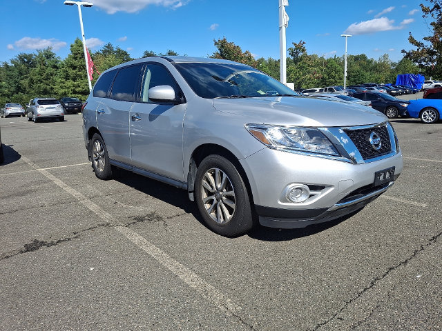 Used 2014 Nissan Pathfinder S AWD/4WD image 3