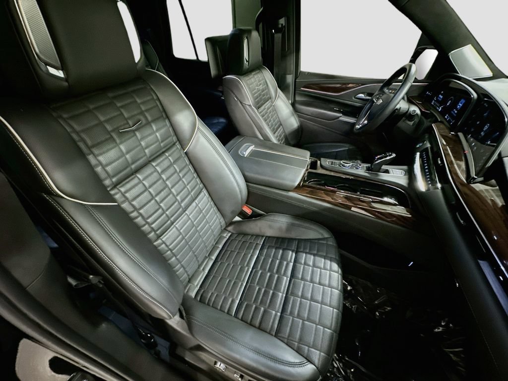 Used 2022 Cadillac Escalade Sport Platinum w/ LPO, ONYX Package AWD/4WD image 31
