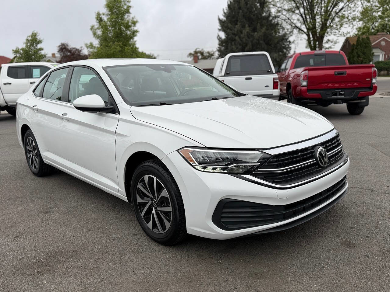 Used 2023 Volkswagen Jetta S image 11