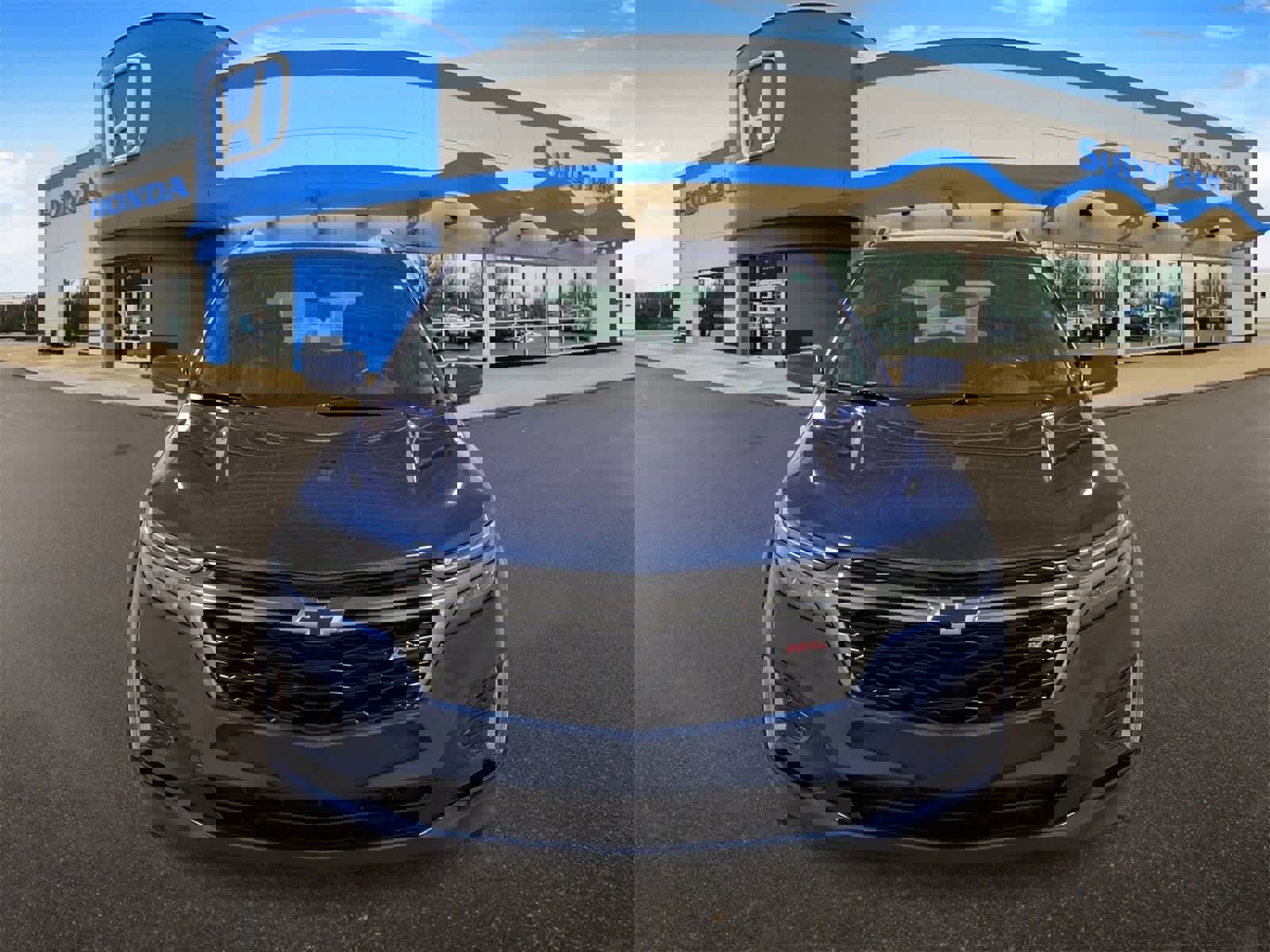 Used 2022 Chevrolet Equinox RS w/ LPO, Floor Liner Package image 3