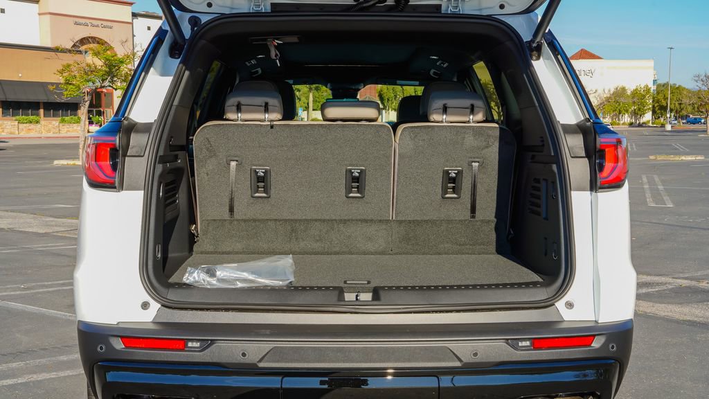 New 2026 GMC Acadia Elevation image 9