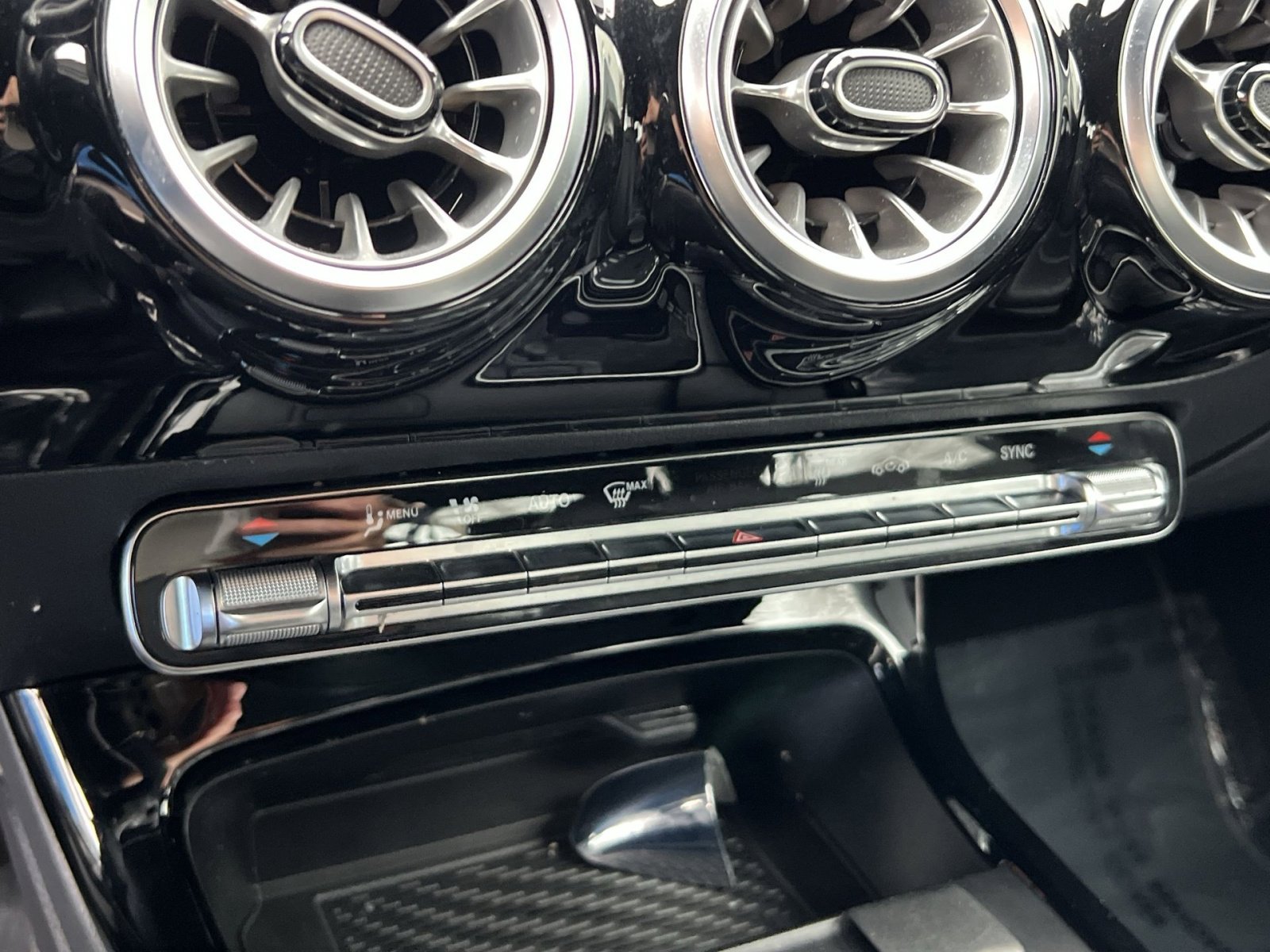 Used 2023 Mercedes-Benz CLA 250 4MATIC image 16