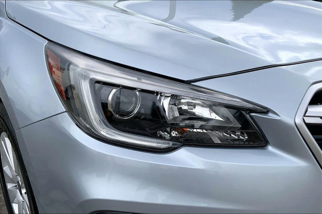 Used 2018 Subaru Outback 2.5i AWD/4WD image 30