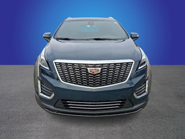 New 2025 Cadillac XT5 Luxury image 2